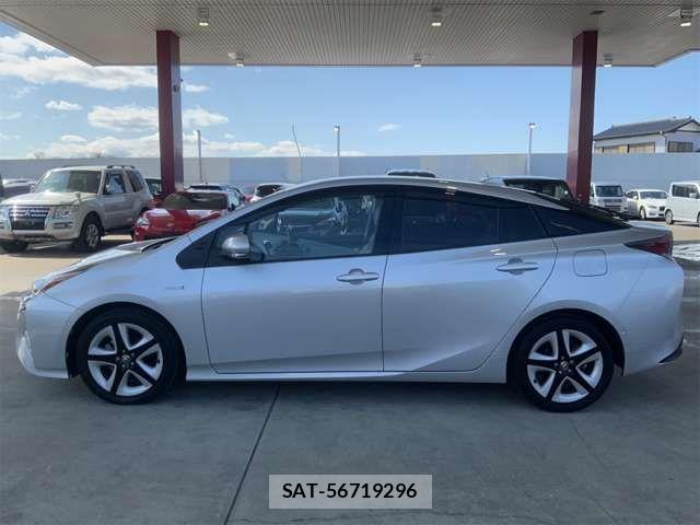 Toyota PRIUS 2017-03 6911245-11