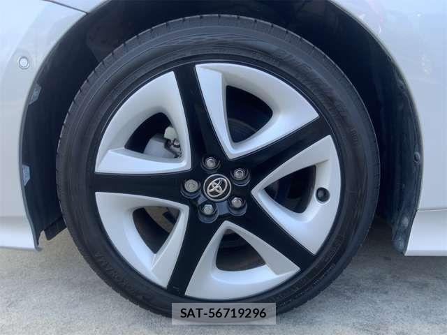 Toyota PRIUS 2017-03 6911245-12