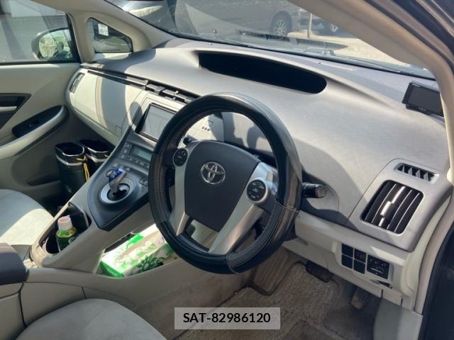 Toyota PRIUS 2010-05 6911379-15