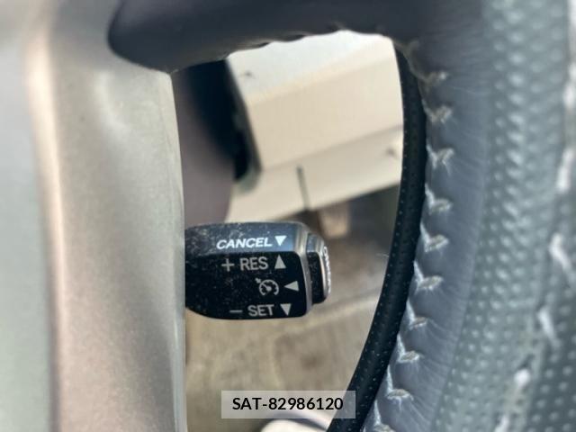 Toyota PRIUS 2010-05 6911379-23