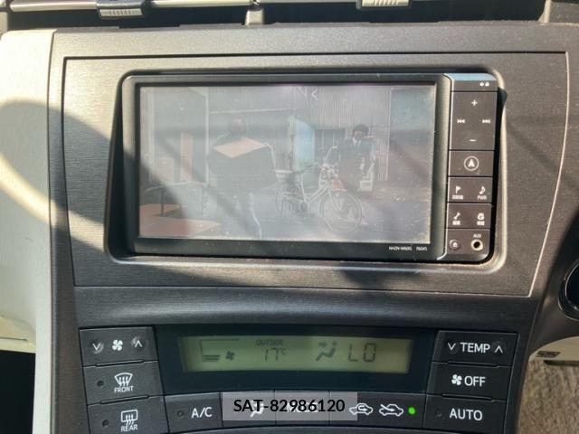 Toyota PRIUS 2010-05 6911379-24