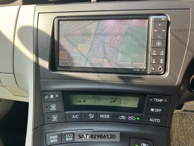 Toyota PRIUS 2010-05 6911379-26