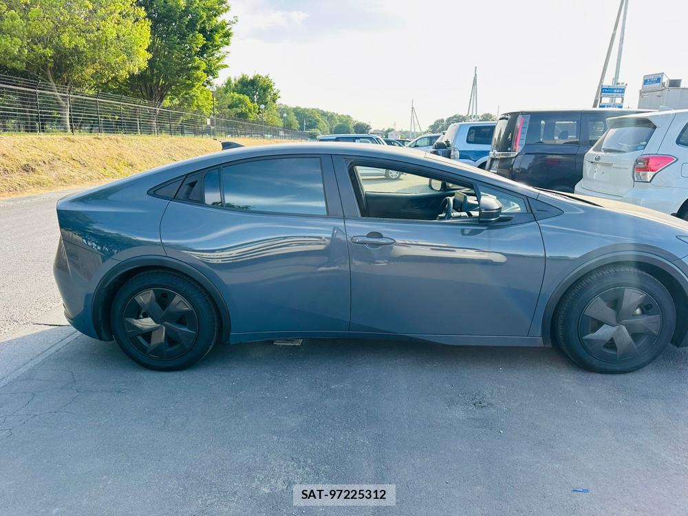 Toyota PRIUS 2023 6804900-5