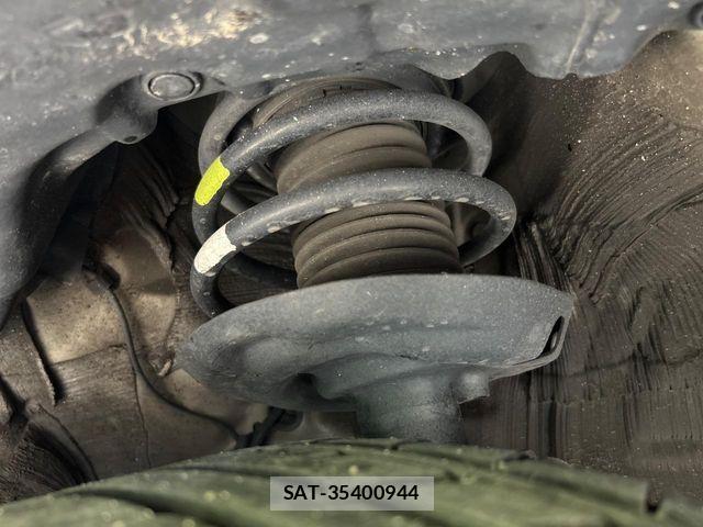 Toyota PRIUS 2016-07 6911274-18