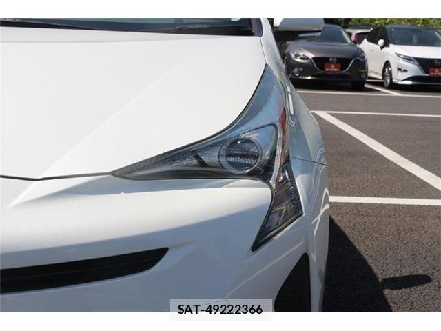 Toyota PRIUS 2018-04 6997301-16
