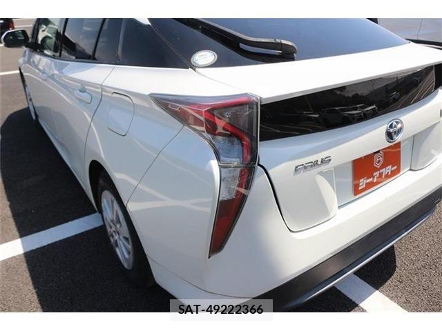 Toyota PRIUS 2018-04 6997301-20