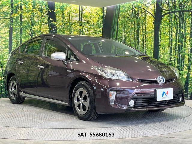 Toyota PRIUS 2015-09 6997325-15
