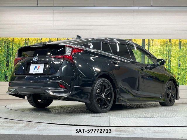 Toyota PRIUS 2021-08 6997215-16