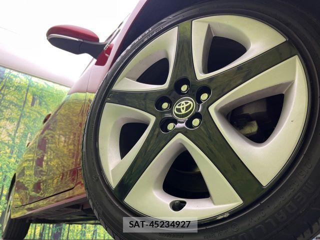 Toyota PRIUS 2018-10 6997285-12
