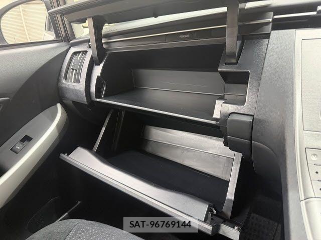Toyota PRIUS 2013-05 6997311-20