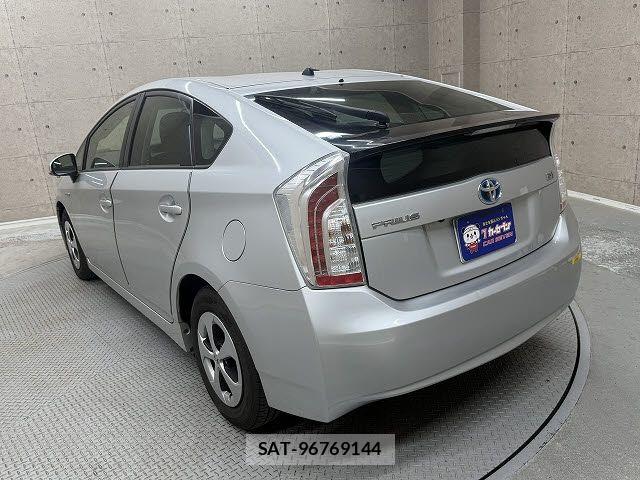 Toyota PRIUS 2013-05 6997311-2
