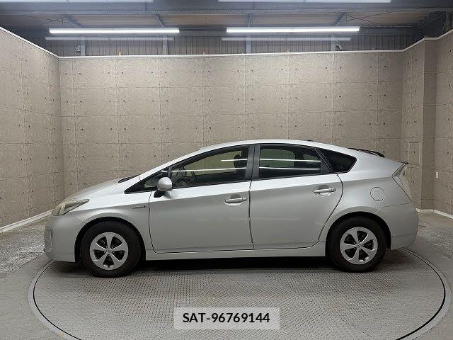 Toyota PRIUS 2013-05 6997311-6