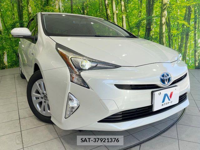 Toyota PRIUS 2017-08 6997282-11