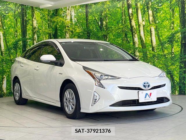 Toyota PRIUS 2017-08 6997282-15