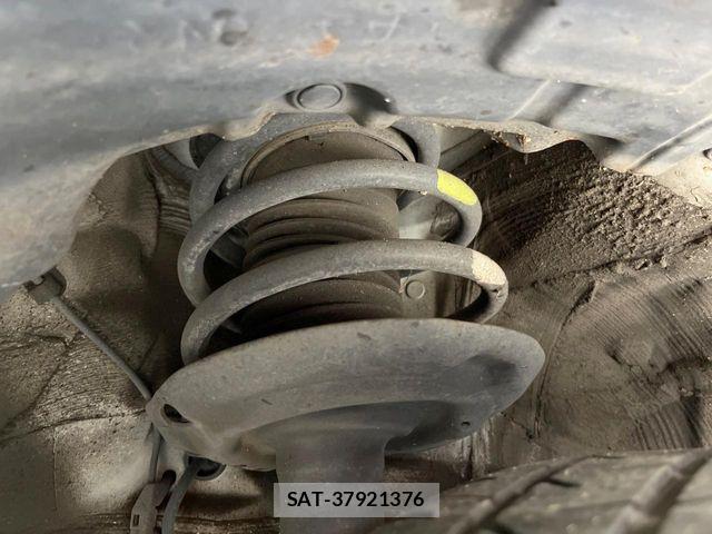 Toyota PRIUS 2017-08 6997282-19
