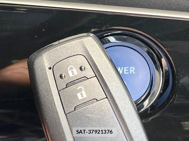 Toyota PRIUS 2017-08 6997282-6