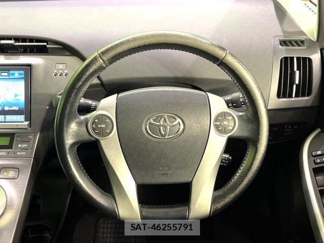 Toyota PRIUS 2013-04 6997297-10