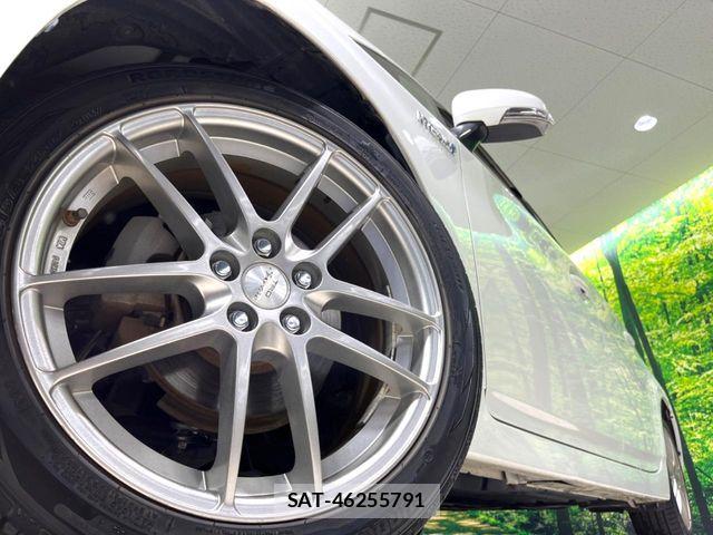 Toyota PRIUS 2013-04 6997297-12