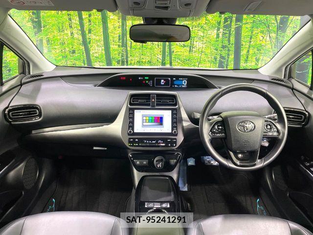 Toyota PRIUS 2021-07 7021256-1