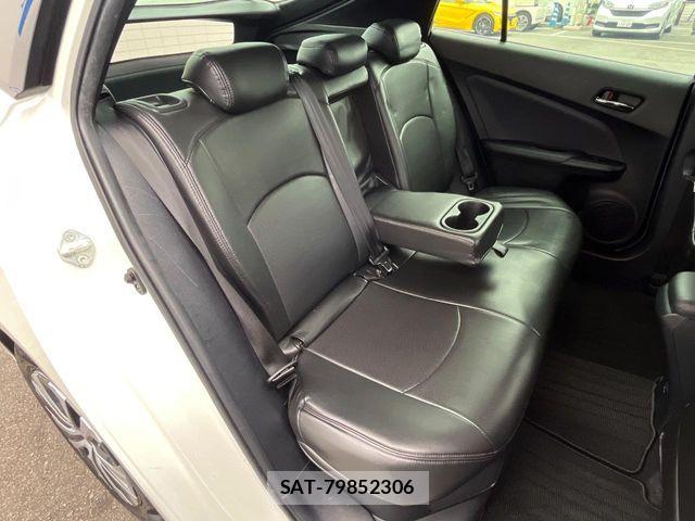 Toyota PRIUS 2019-04 7021257-9