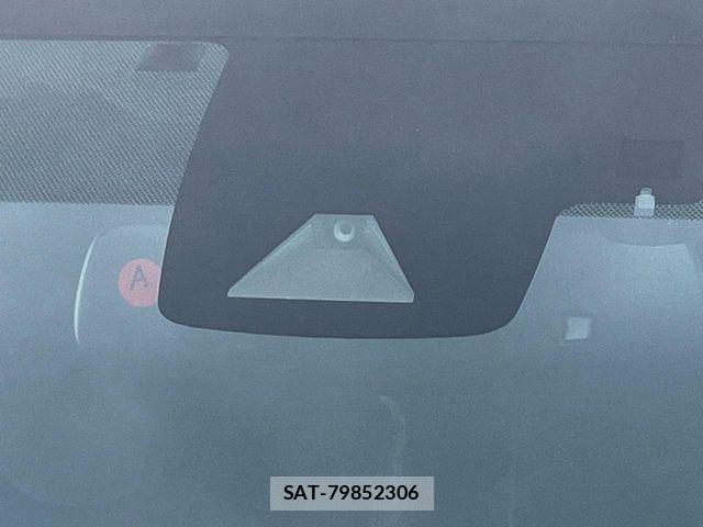 Toyota PRIUS 2019-04 7021257-5