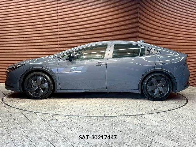 Toyota PRIUS 2023-09 7021250-17