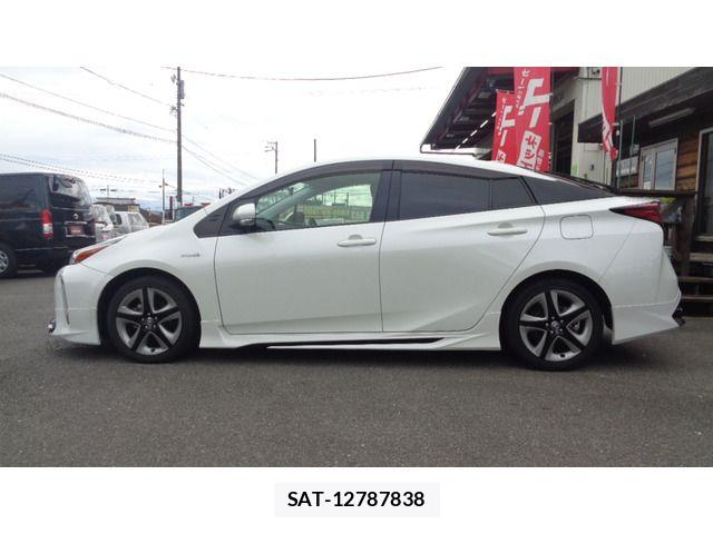 Toyota PRIUS 2019-10 7021271-17