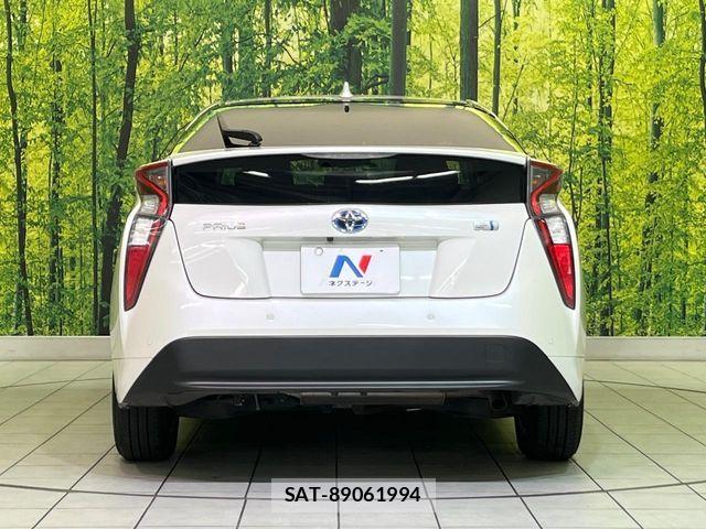 Toyota PRIUS 2017-05 7021269-14