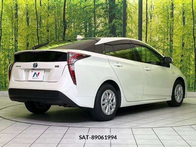 Toyota PRIUS 2017-05 7021269-16