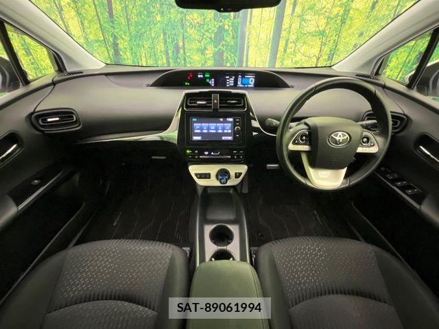 Toyota PRIUS 2017-05 7021269-1