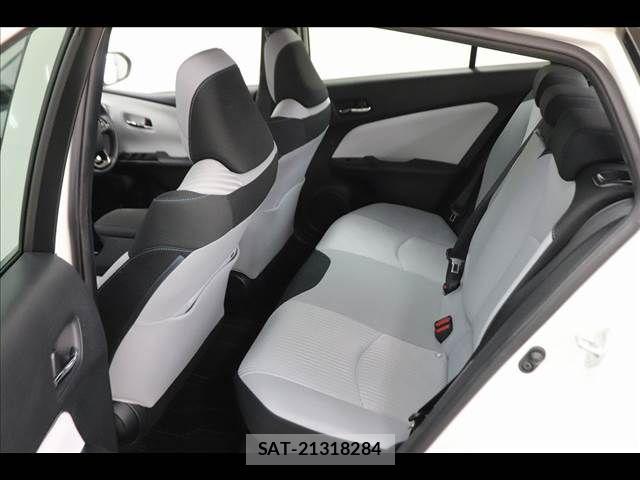 Toyota PRIUS 2019-08 7021263-12