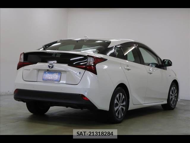 Toyota PRIUS 2019-08 7021263-18
