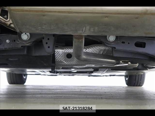 Toyota PRIUS 2019-08 7021263-25