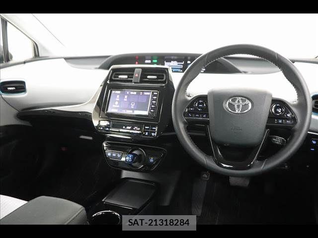 Toyota PRIUS 2019-08 7021263-28