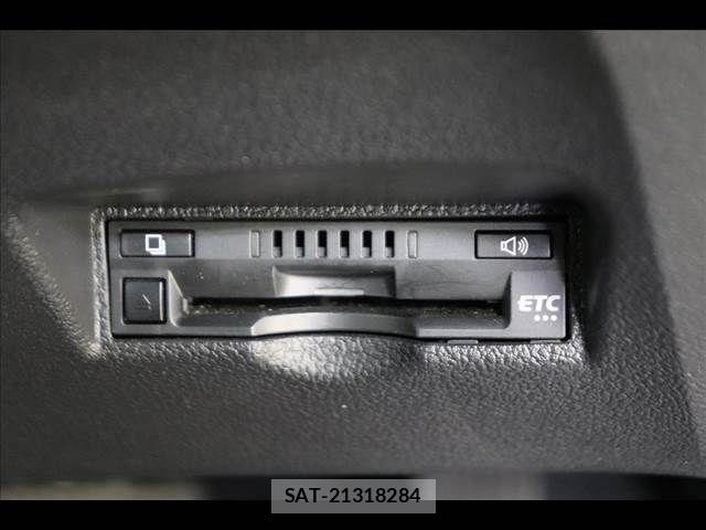 Toyota PRIUS 2019-08 7021263-6