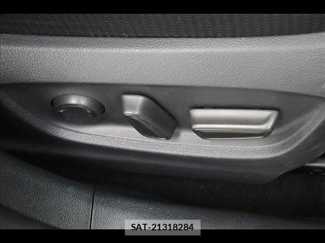 Toyota PRIUS 2019-08 7021263-7