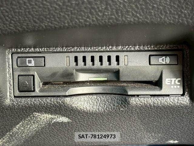 Toyota PRIUS 2017-09 7021279-10