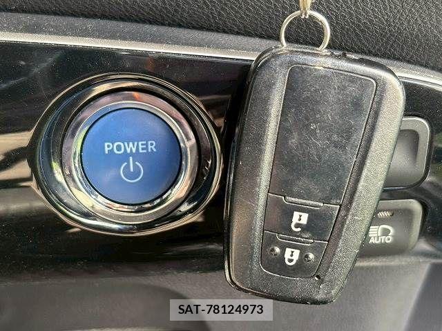Toyota PRIUS 2017-09 7021279-11