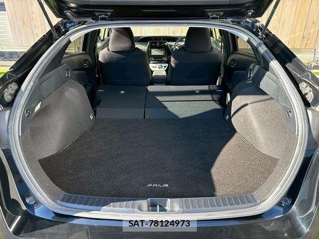 Toyota PRIUS 2017-09 7021279-14