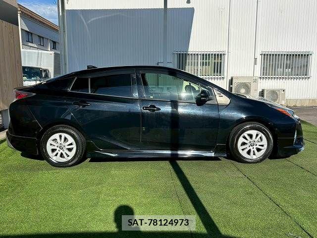 Toyota PRIUS 2017-09 7021279-16