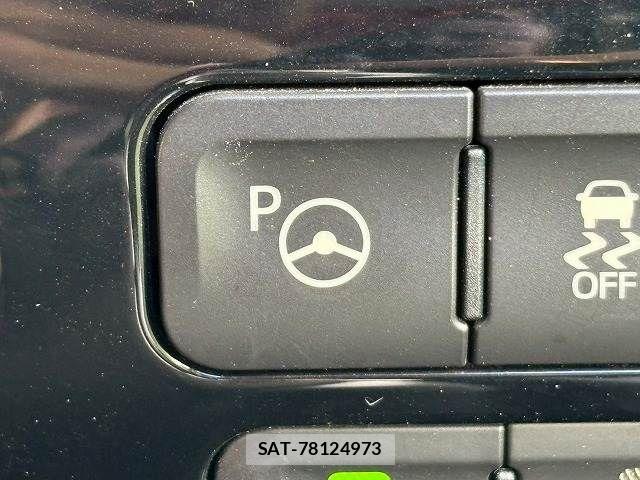 Toyota PRIUS 2017-09 7021279-6