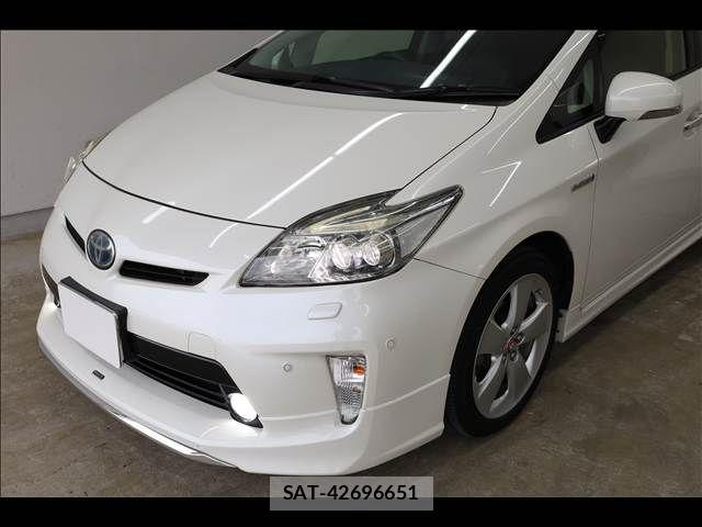 Toyota PRIUS 2012-11 7021281-12