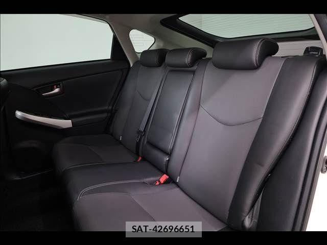 Toyota PRIUS 2012-11 7021281-18