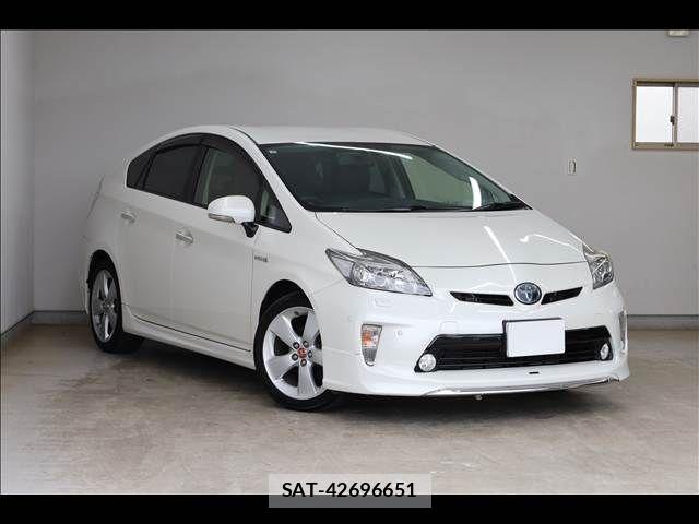 Toyota PRIUS 2012-11 7021281-1