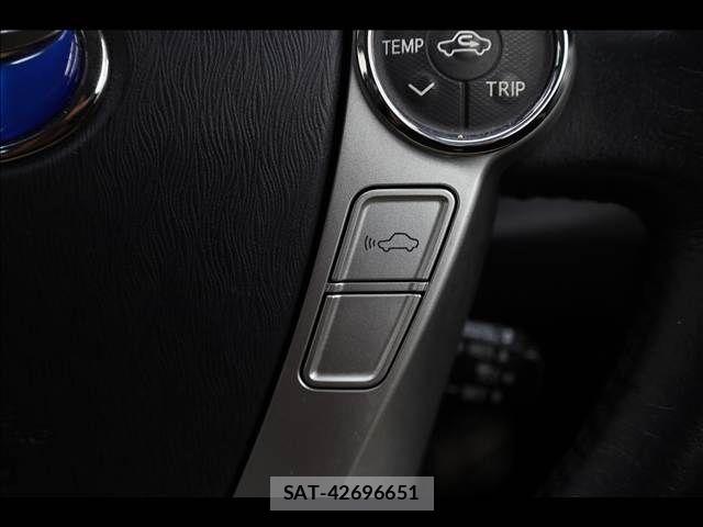 Toyota PRIUS 2012-11 7021281-3
