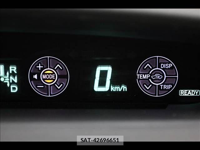 Toyota PRIUS 2012-11 7021281-7