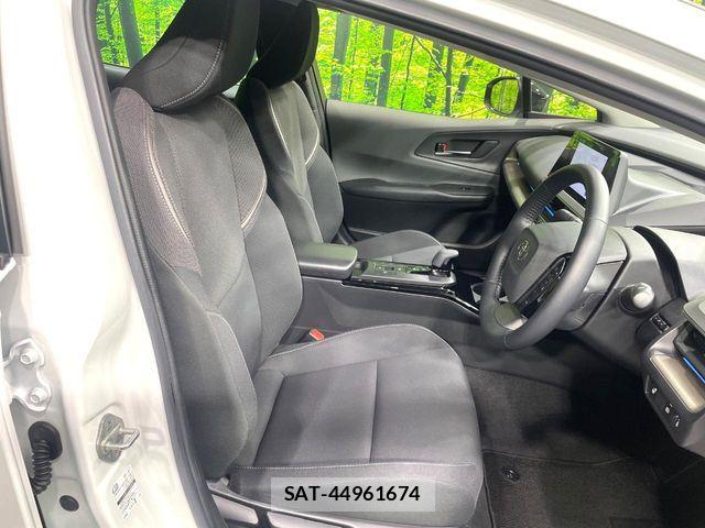 Toyota PRIUS 2023-09 7021252-9