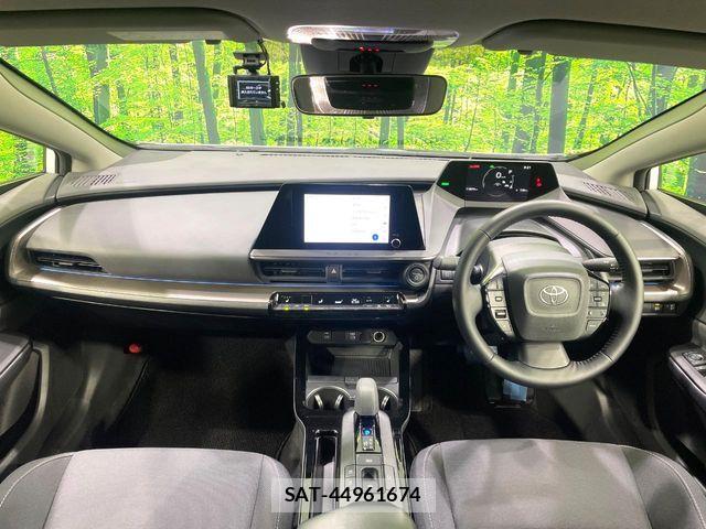 Toyota PRIUS 2023-09 7021252-1