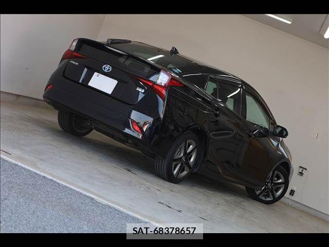 Toyota PRIUS 2019-11 7021259-11