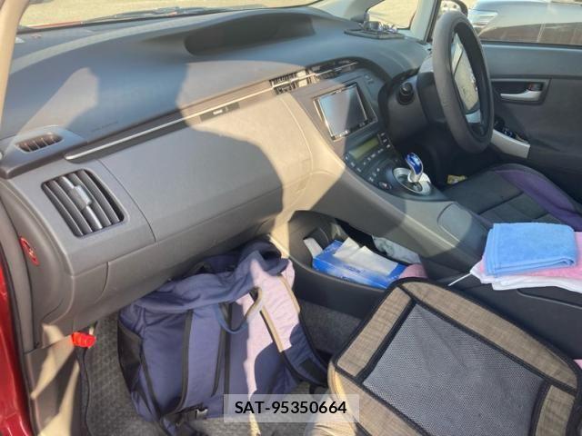 Toyota PRIUS 2011-06 7021299-10